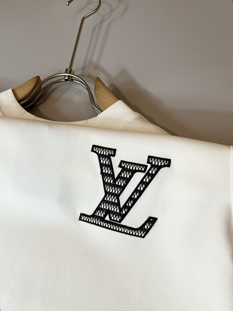 l0vis Vvtt0n t-shirt